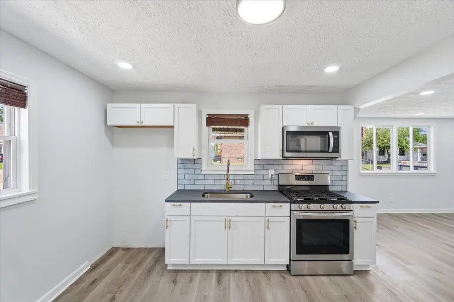 2261 Hamilton Avenue, Columbus, OH 43211 - #3