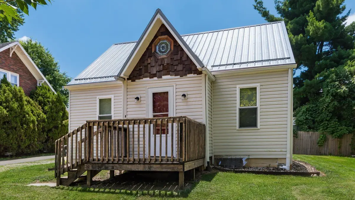 186 Montgomery Boulevard, New Concord, OH 43762 - #1
