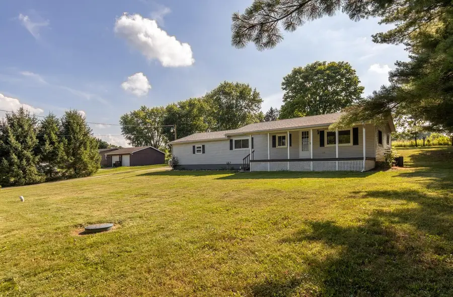 2865 Logan Thornville Road Ne, Rushville, OH 43150 - #2