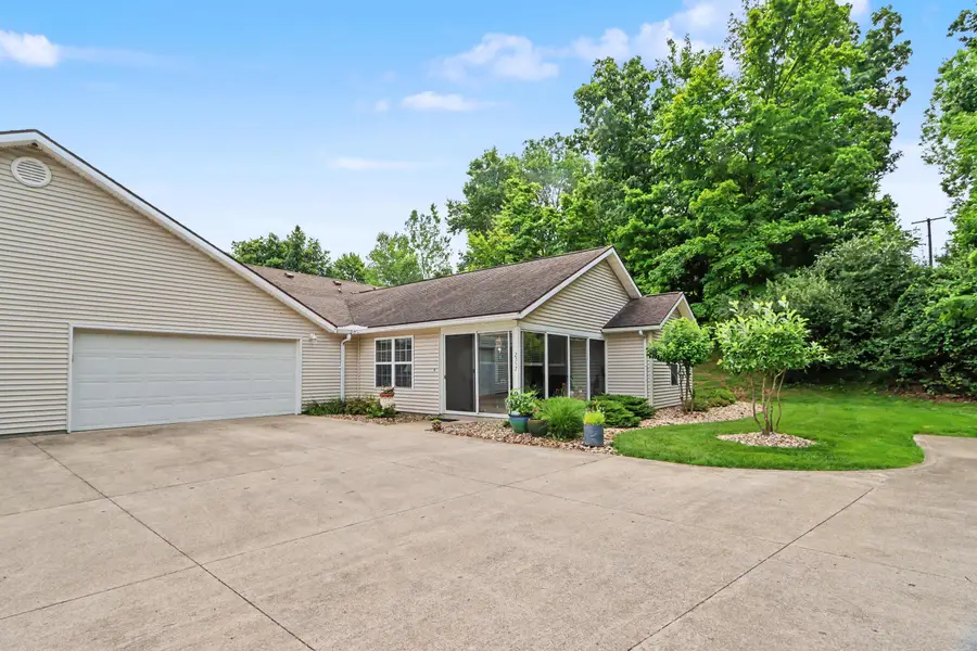 2357 Deerfield Lane, Ontario, OH 44906 - #2
