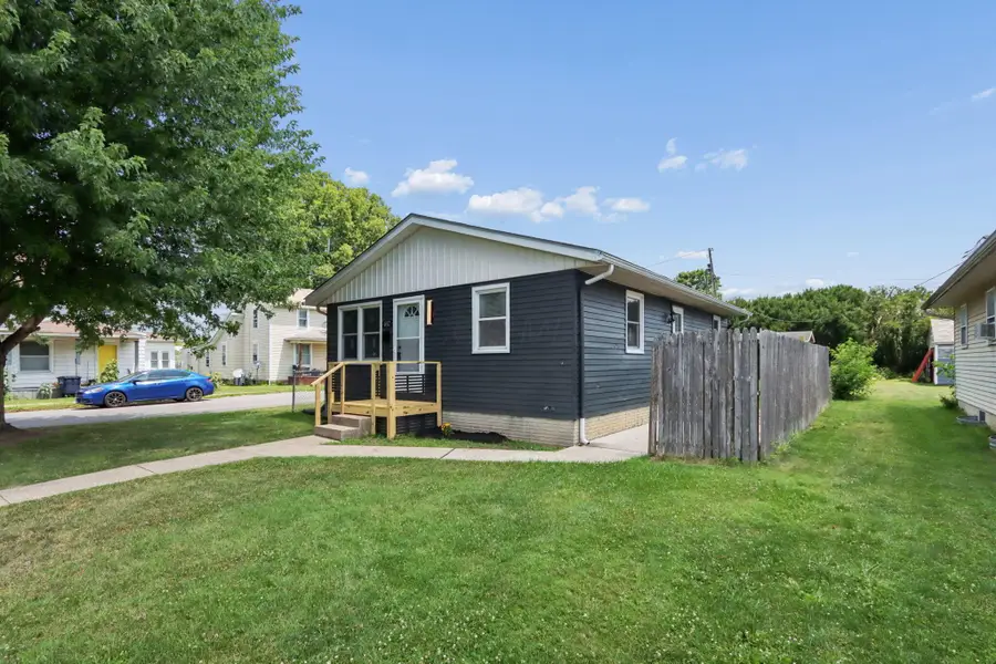 642 Mckinley Avenue W, Lancaster, OH 43130 - #3