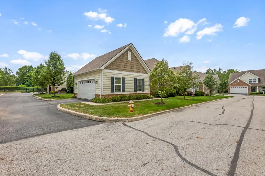 4562 Newport Loop E, Grove City, OH 43123 - #2