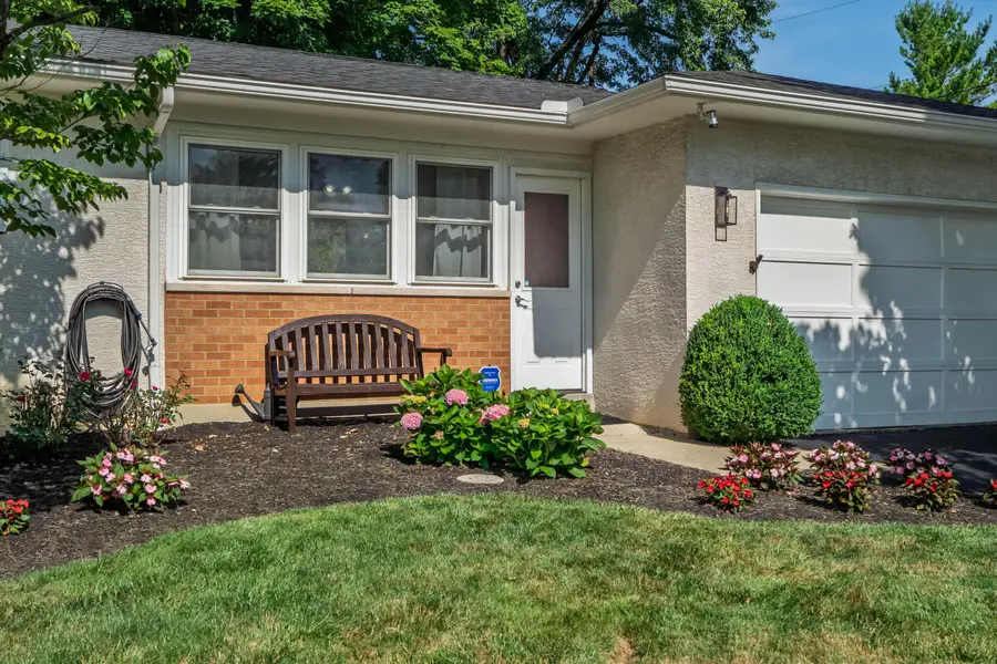 1102 Kennington Avenue, Columbus, OH 43220 - #2