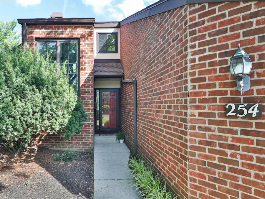 254 Saint Antoine Street, Columbus, OH 43085 - #2