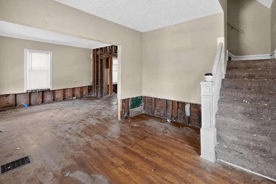 176 S Burgess Avenue, Columbus, OH 43204 - #3