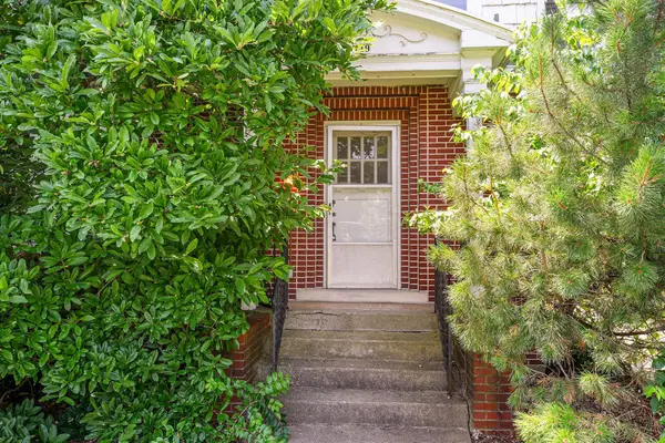 549 E North Broadway Street, Columbus, OH 43214