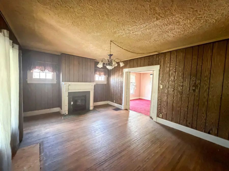 2670 Fern Avenue, Columbus, OH 43211 - #3