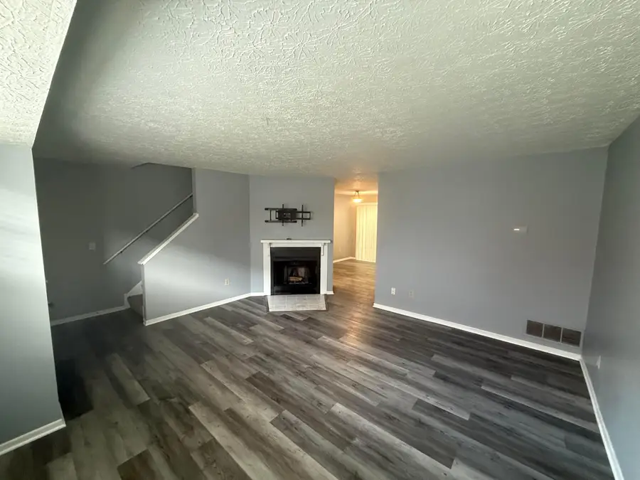 963 Cross Country Drive W, Westerville, OH 43081 - #3