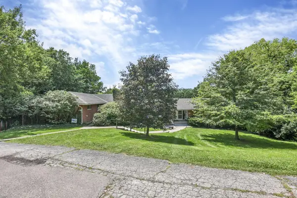 2715 Charing Road, Upper Arlington, OH 43221