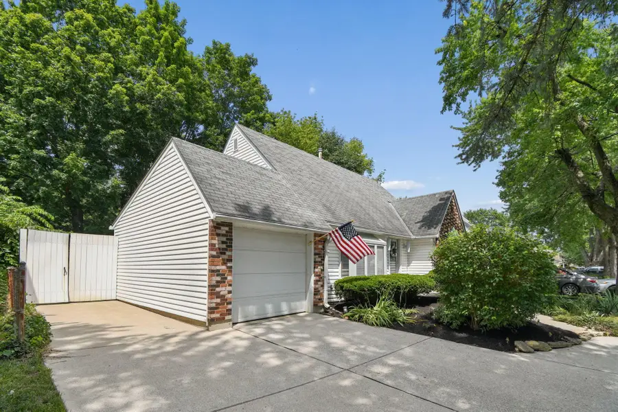 5036 Chipman Drive, Columbus, OH 43232 - #3