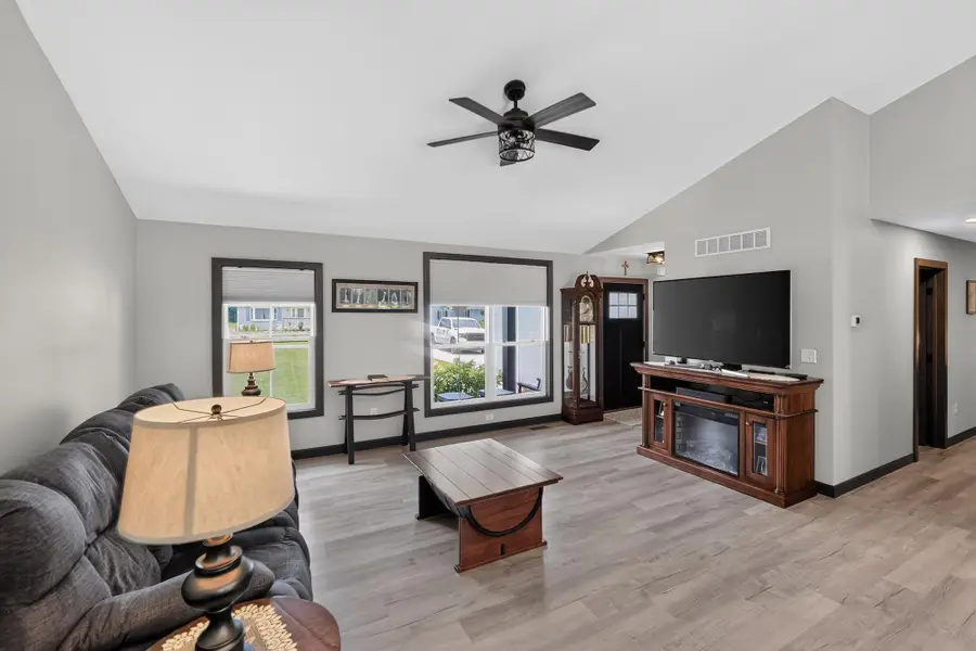 1085 Apple Valley Drive, Howard, OH 43028 - #2