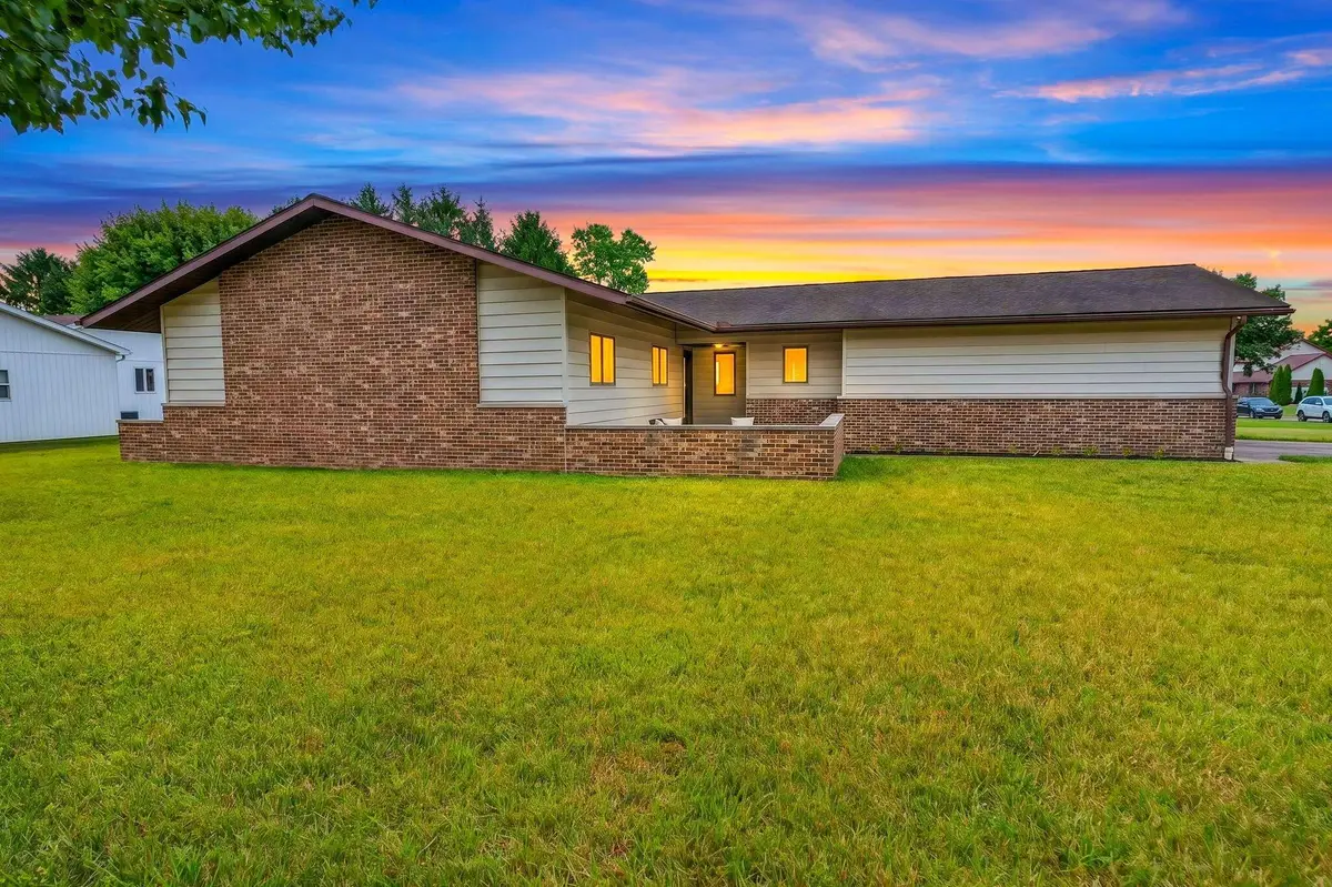 367 Lawnwood Drive, Circleville, OH 43113 - #1