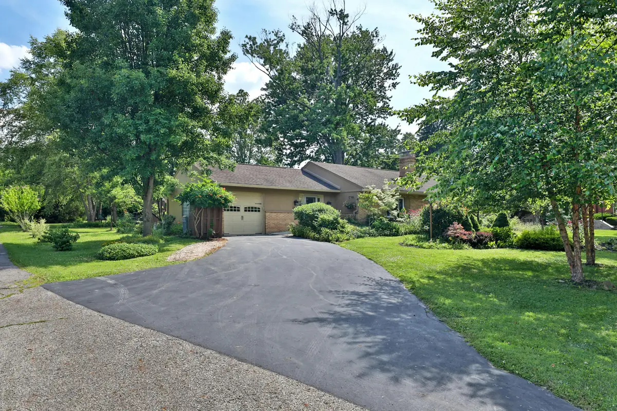 393 Charleston Avenue, Columbus, OH 43214 - #1