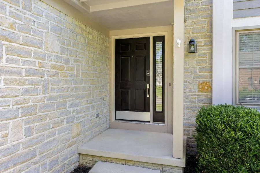 590 Kingfisher Drive, Westerville, OH 43082 - #2