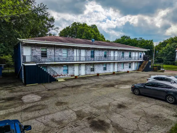 25 Oakdale Avenue, Akron, OH 44302