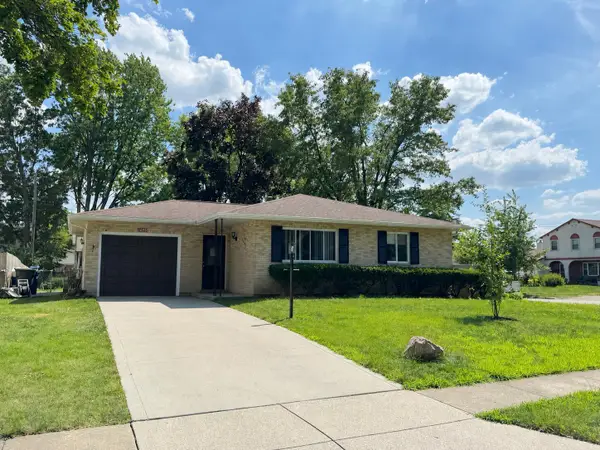 1695 Rocky Pine Loop N, Columbus, OH 43229