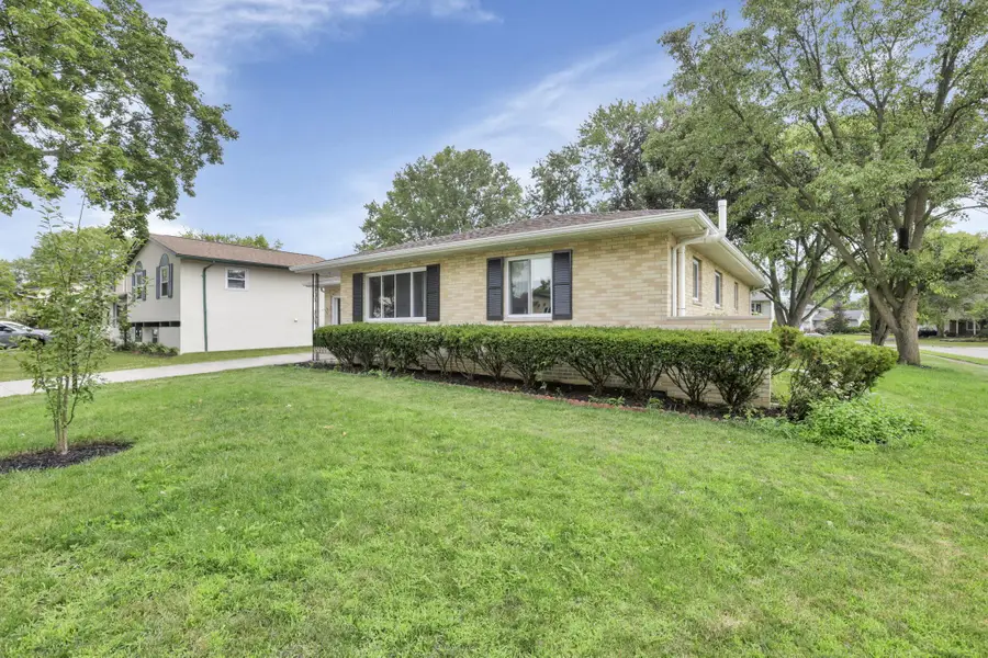 1695 Rocky Pine Loop N, Columbus, OH 43229 - #3