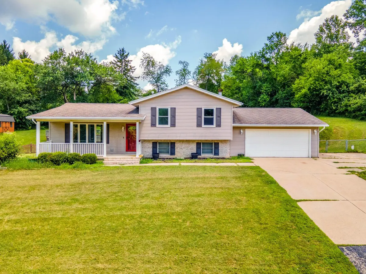 746 Spring Falls Avenue, Springfield, OH 45502 - #1