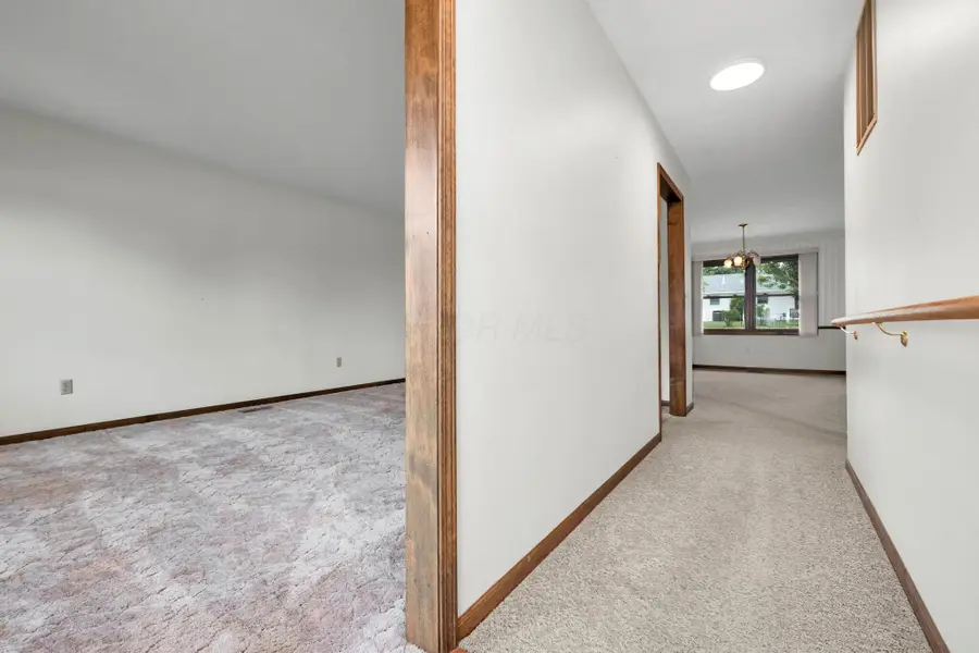 110 N Heatherhill Drive, Bellefontaine, OH 43311 - #3