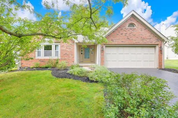 137 Clayburn Drive, Pataskala, OH 43062