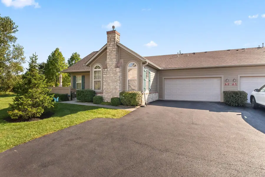 122 Stonegate Drive, Pataskala, OH 43062 - #2