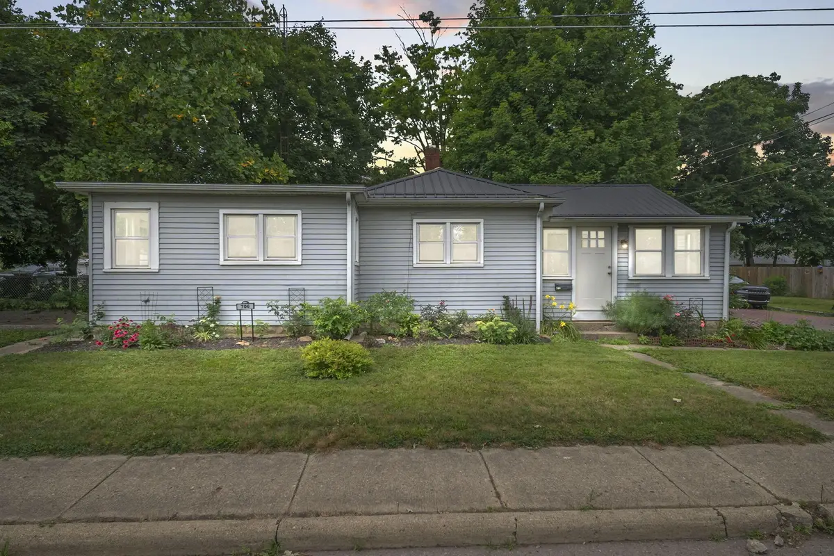 706 E Burgess Street, Mount Vernon, OH 43050 - #1