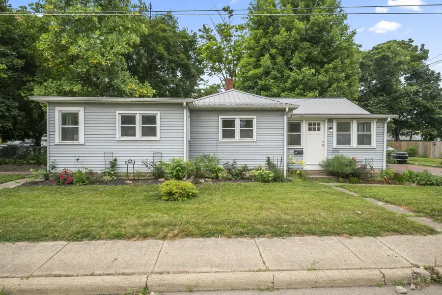 706 E Burgess Street, Mount Vernon, OH 43050 - #2