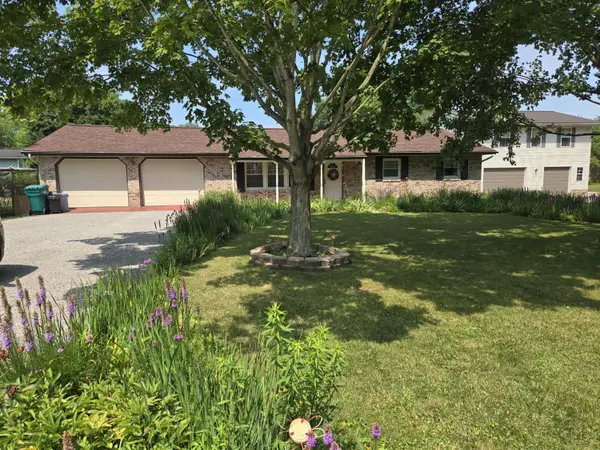 6065 Rollins Drive, Nashport, OH 43830