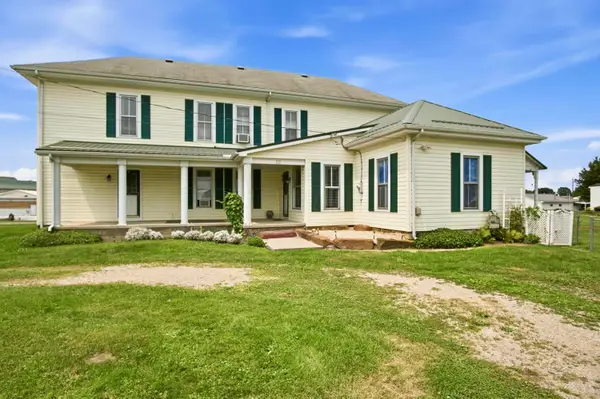 32 E 1st Street, Frazeysburg, OH 43822