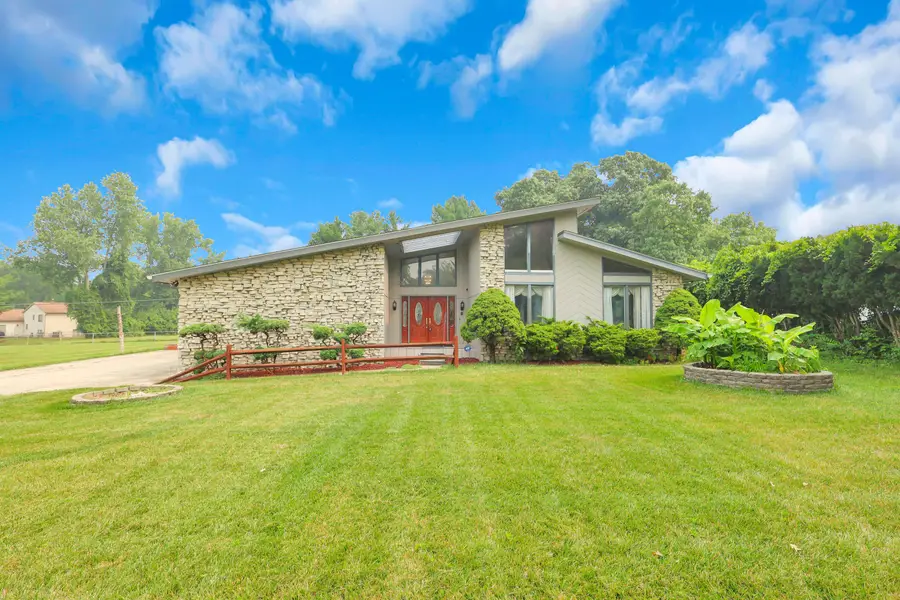 3350 Sycamore Knoll Drive, Columbus, OH 43219 - #2