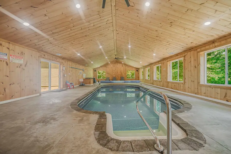 23095 Buena Vista Road, Rockbridge, OH 43149 - #2
