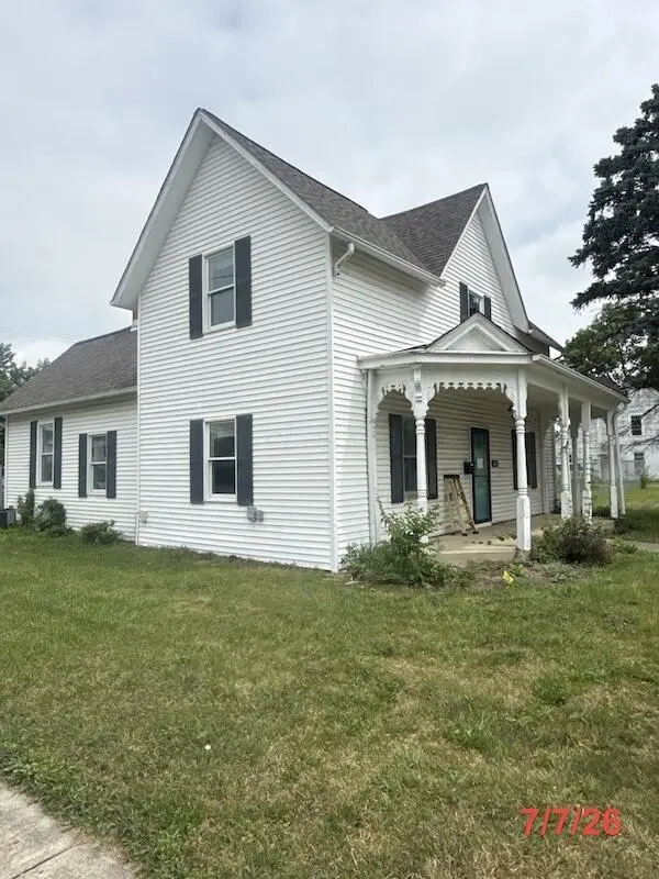 121 W Center Street, London, OH 43140