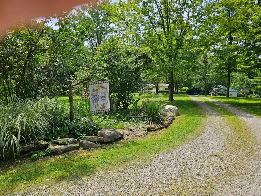2738 Township Road 96 Nw, Somerset, OH 43783 - #3