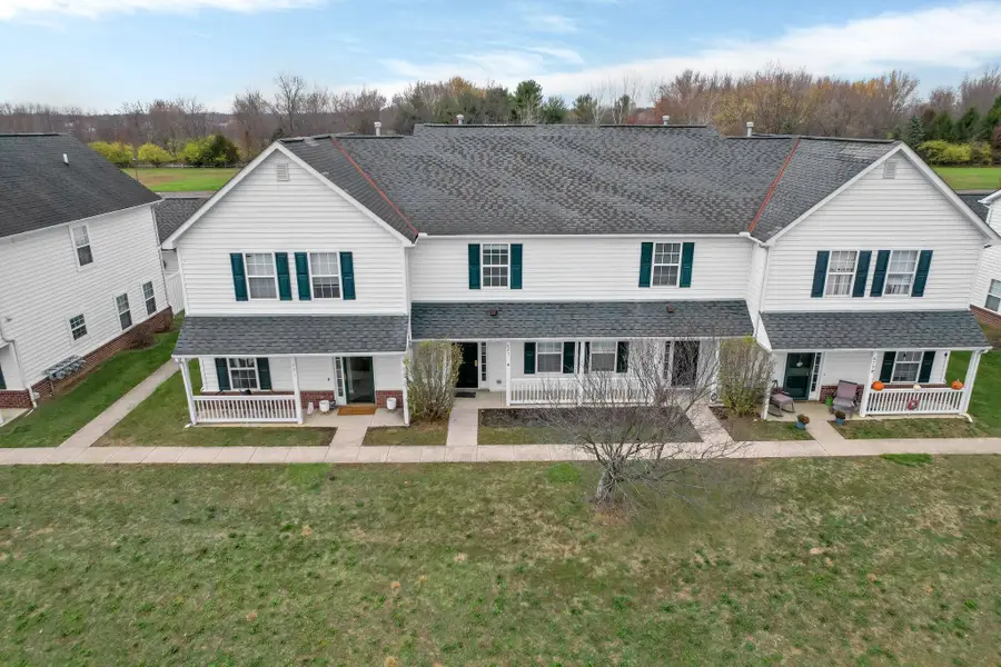 707 Pondview Drive, Grove City, OH 43123 - #3
