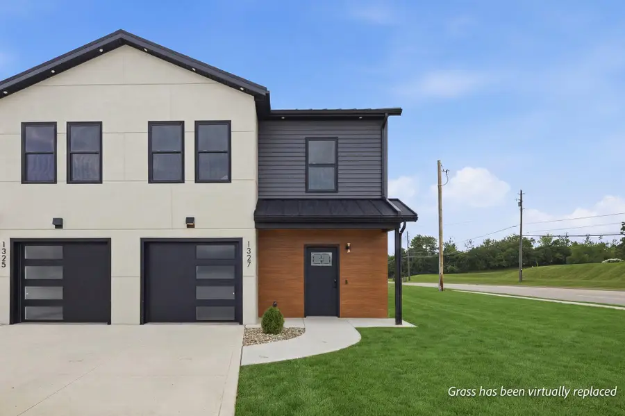 1327 S Trimble Road, Mansfield, OH 44907 - #2