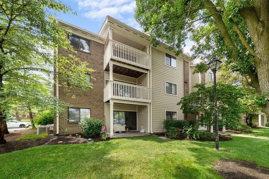 6823 Meadow Creek Drive, Columbus, OH 43235 - #2