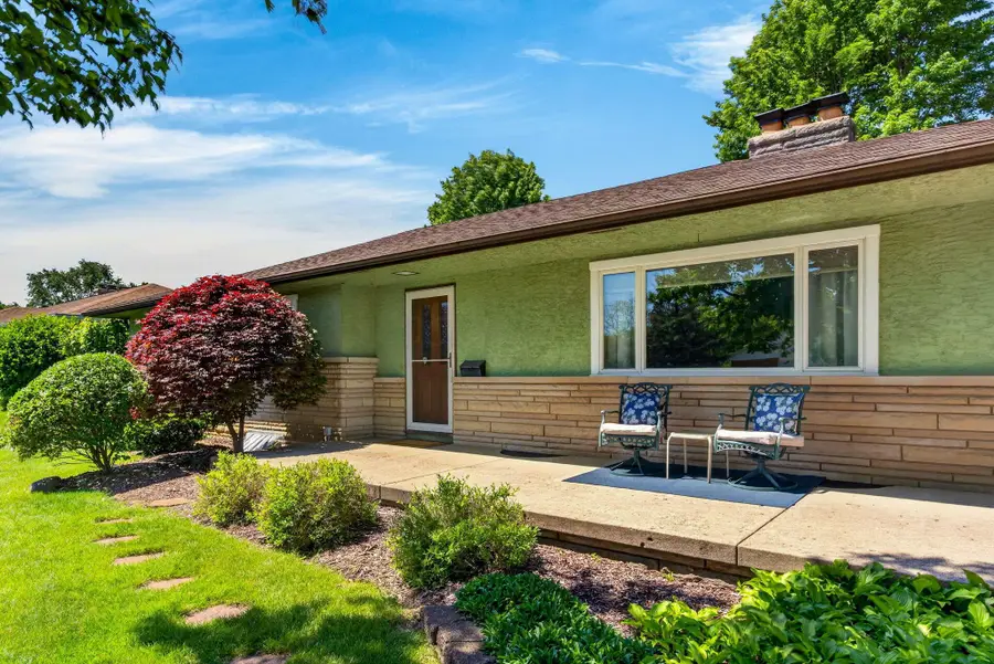 260 N Trine Street, Canal Winchester, OH 43110 - #2