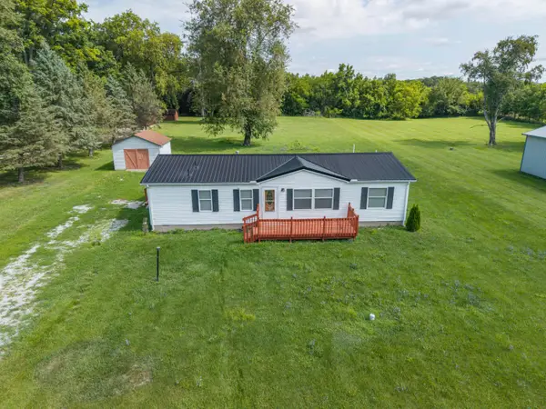 1354 Bloomingburg New Holland Road Nw, Washington Court House, OH 43160