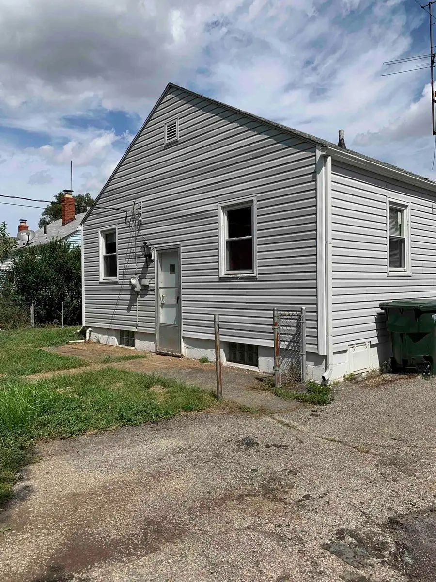 2237 Parkwood Avenue, Columbus, OH 43211 - #3