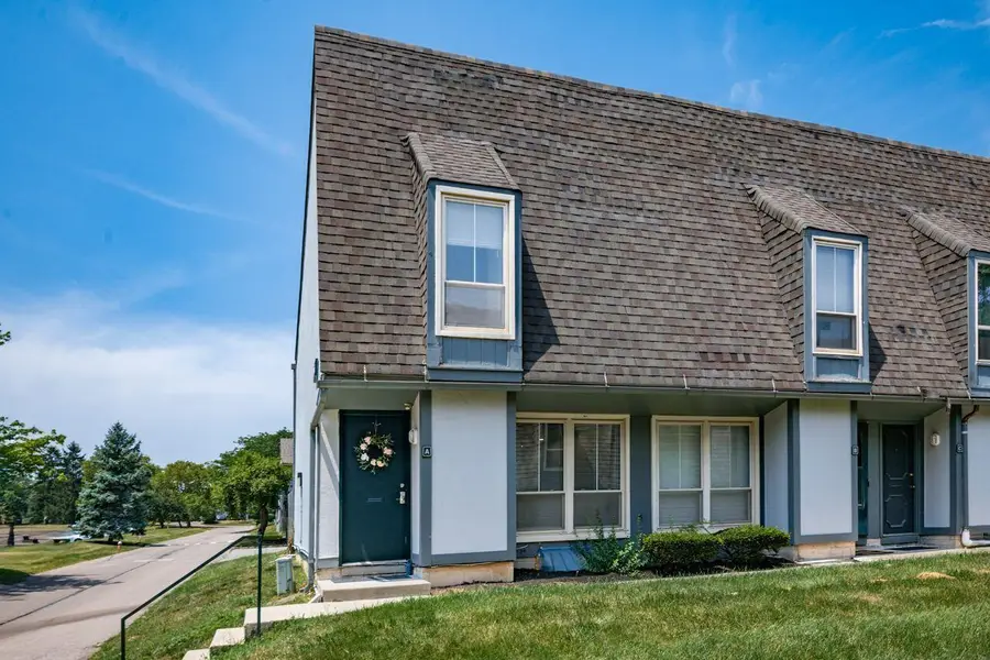 1046 Merrimar Circle N, Columbus, OH 43220 - #3