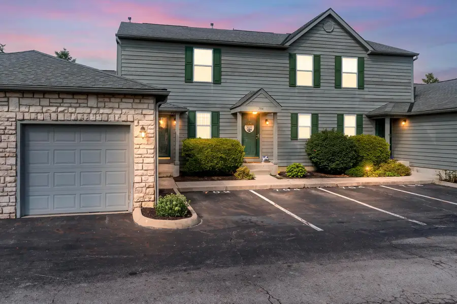 702 Parkgrove Way, Lewis Center, OH 43035 - #2