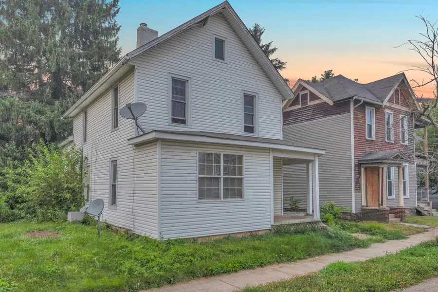 112 W Locust Street, Newark, OH 43055 - #2