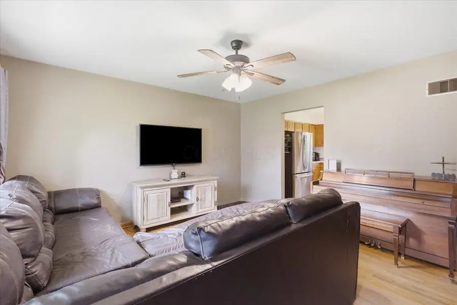 15 E Mound Street, Fredericktown, OH 43019 - #3