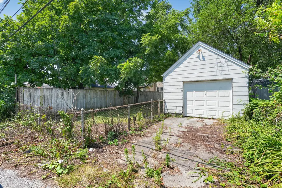 584 Chestershire Road, Columbus, OH 43204 - #3