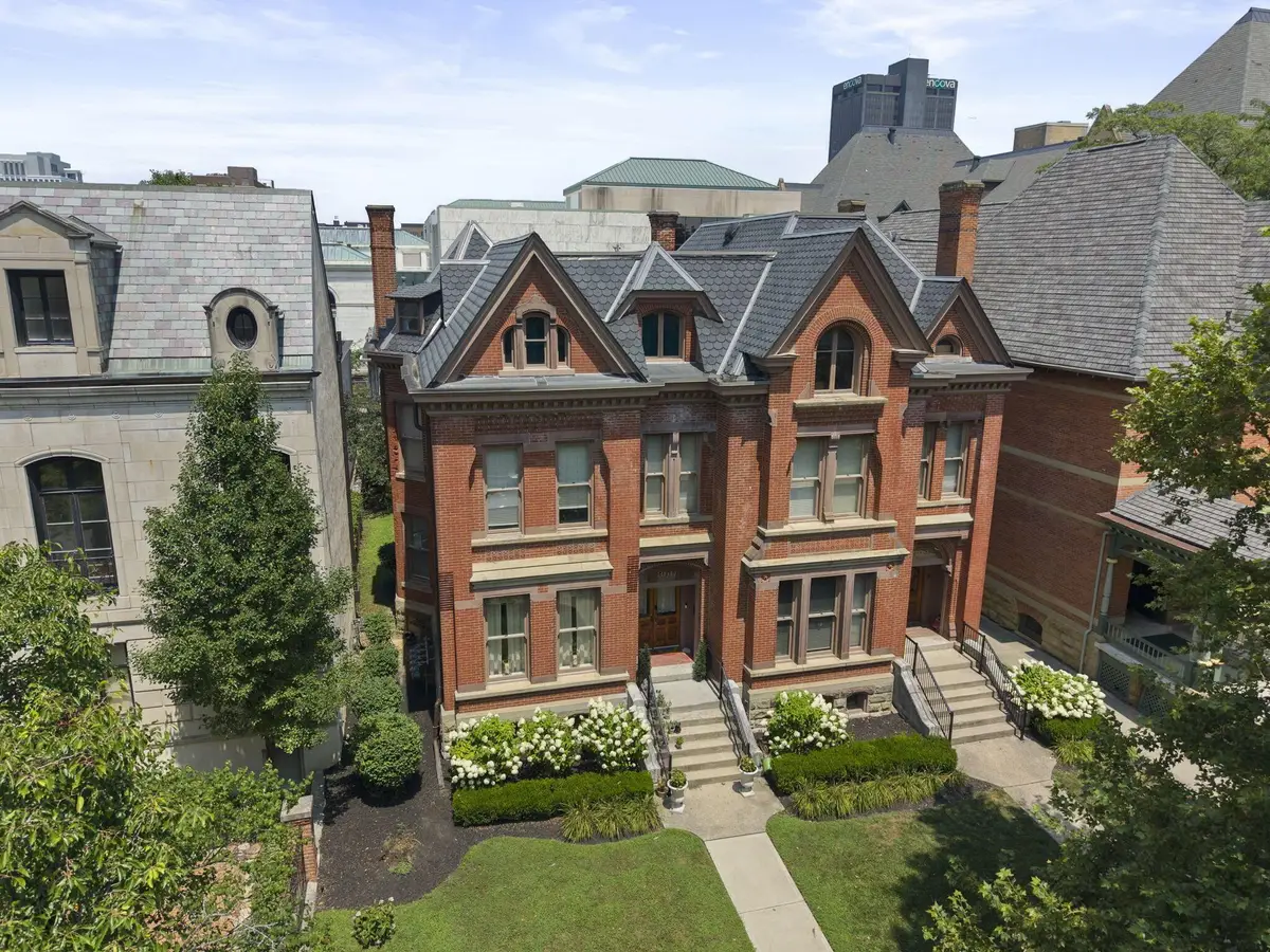392 1/2 E Town Street, Columbus, OH 43215 - #1