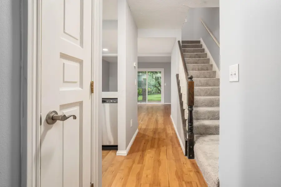 497 Foxtrail Circle E, Westerville, OH 43081 - #2
