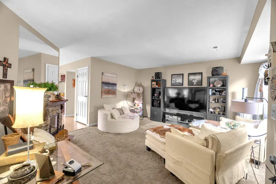 1622 Park Row Drive, Columbus, OH 43235 - #3