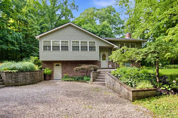 210 Camp Lane, New Concord, OH 43762