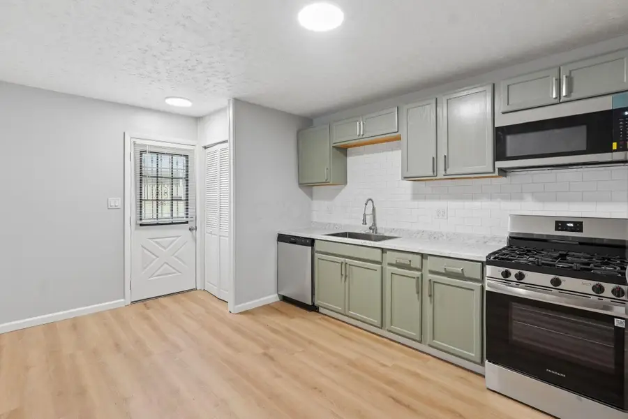 3032 Fairwood Avenue, Columbus, OH 43207 - #2
