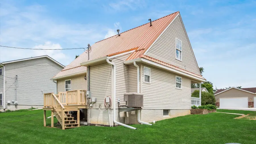 514 Zanesville Avenue, Thornville, OH 43076 - #3